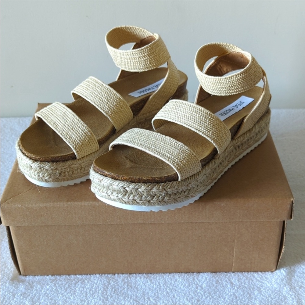 Like New Steve Madden Kimmie Natural Raffia Size 7- worn once